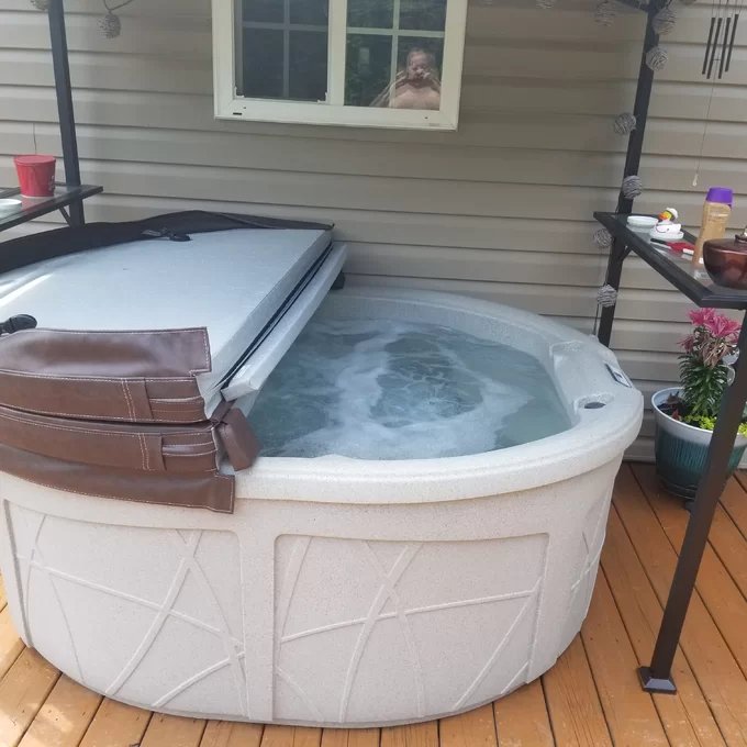 Lifesmart Spas 4 - Person 13 - Jet Oval Plug And Play Hot Tub.