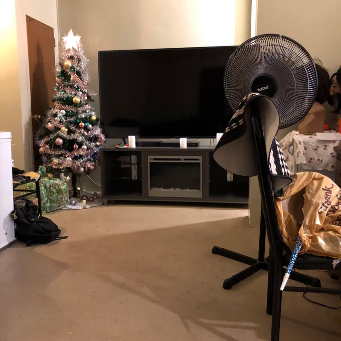 【Furniture】【BS】Vaske TV Stand for TVs up to 70