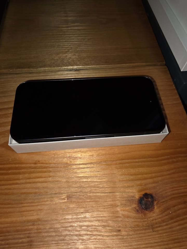 Google Pixel 9a – Unlocked Android Smartphone with AI Camera, All-day Battery and Powerful Security – Iris, 128GB