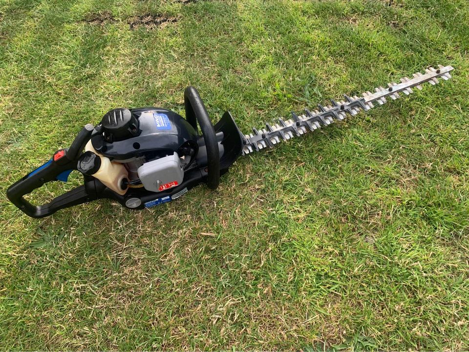 Macallister petrol hedge trimmer