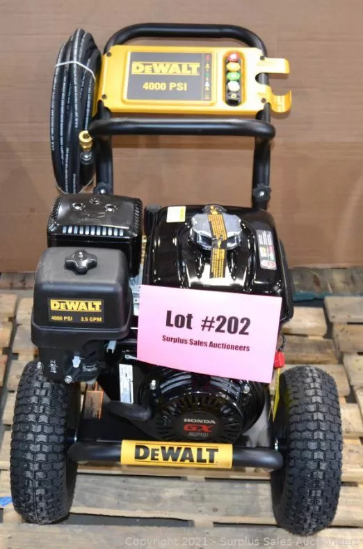 DEWALT 4000 PSI COLD WATER PROFESSIONAL GAS PRESSURE WASHER HONDA TRIPLEX PUMP