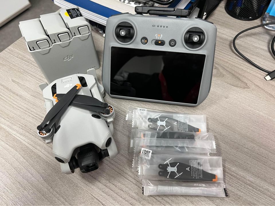 DJI Mini 4 Pro Fly More Combo with DJI RC 2 (screen remote controller), Folding Mini-Drone with 4K HDR Video Camera for Adults, Under 0.549 lbs249 g, 34-Min Flight Time, 2 Extra Batteries