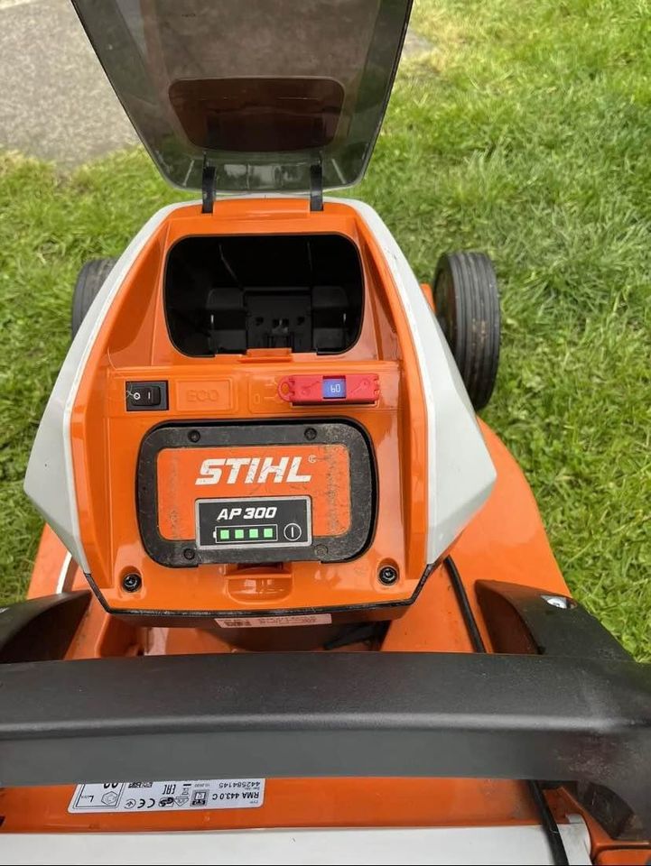 Flymo 36V EasiStore 340R Cordless Lawnmower Kit