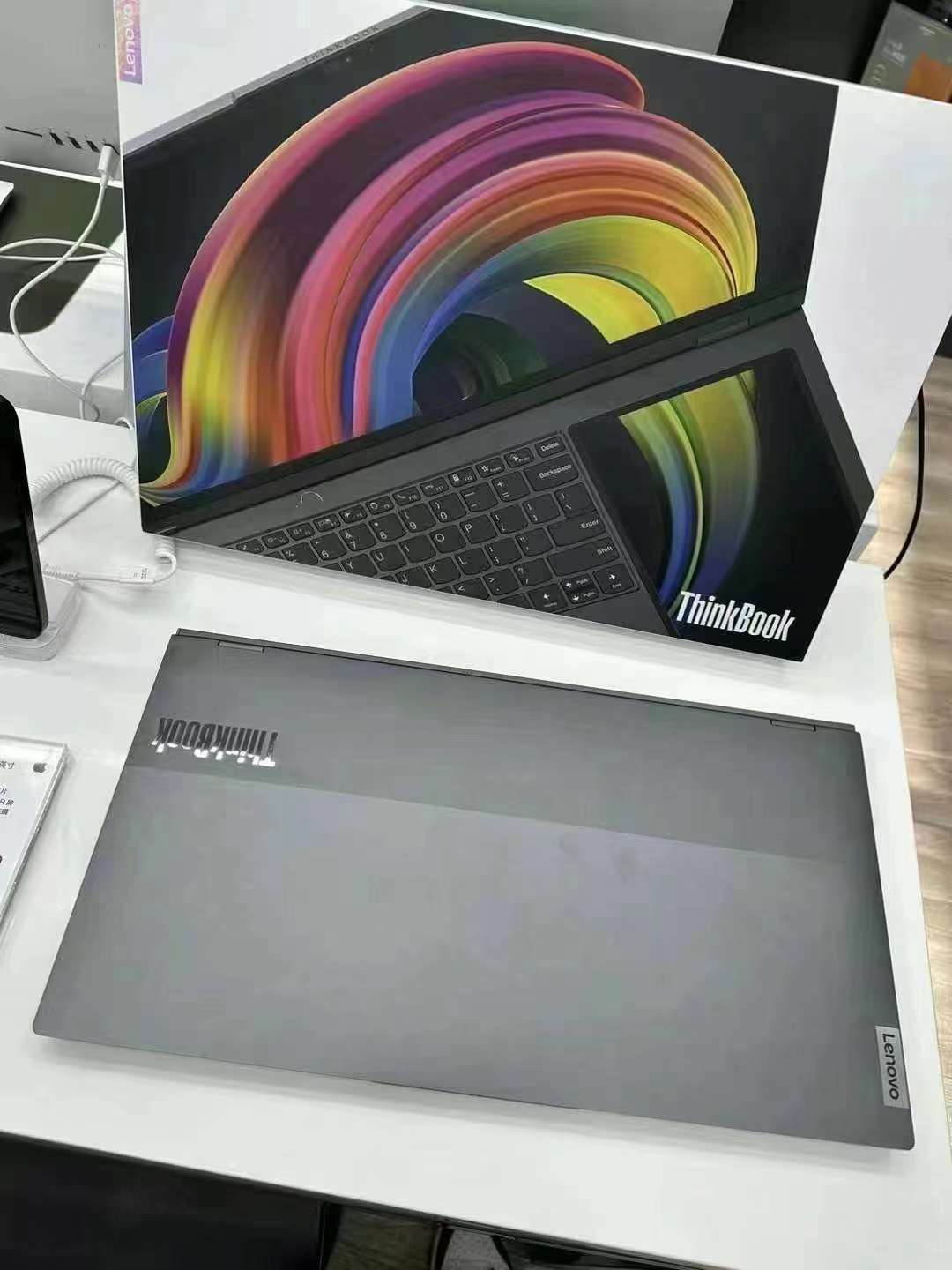 Lenovo performance gaming notebook ThinkBooK Plus 17-inch touch dual screen i7 processor 16G running 512G solid state 3K high-definition screen 120Hz refresh rate fingerprint unlocking