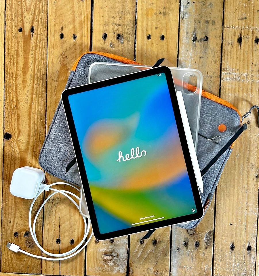 iPad Air 5th Generation 256GB (2022) and 2nd Generation Apple Pencil